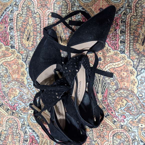 Heels - Picture 2 of 3